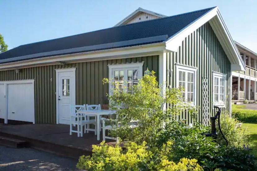 Lilla Groena Huset Pa Garden Harnosand Ngoại thất bức ảnh