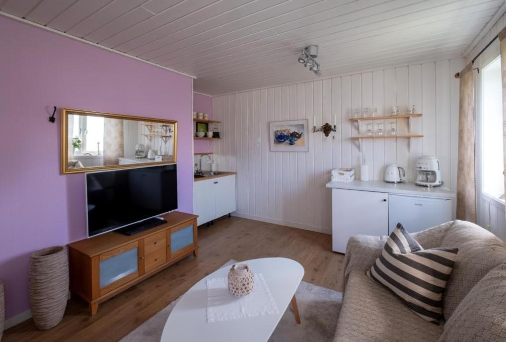 Lilla Groena Huset Pa Garden Harnosand Ngoại thất bức ảnh